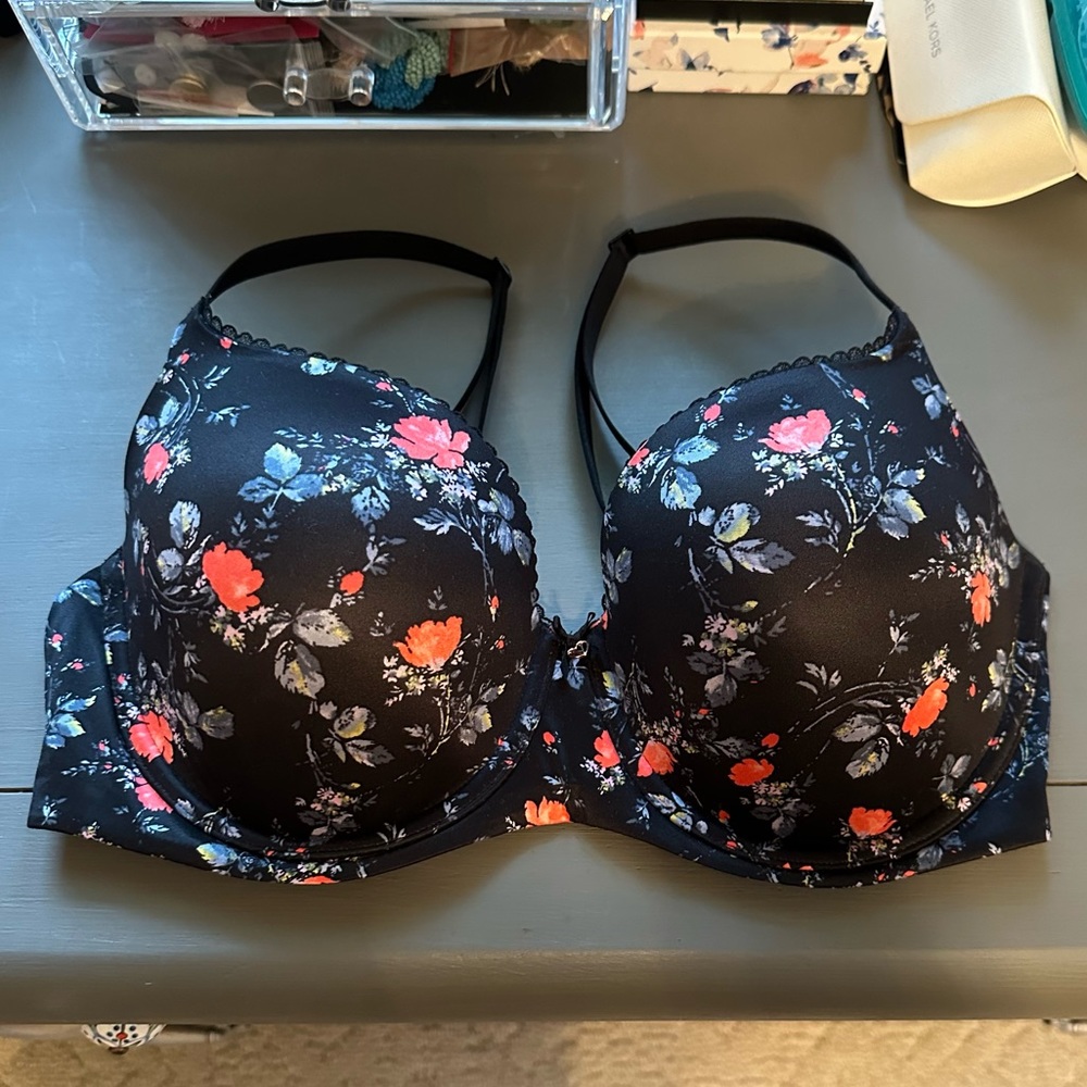 Victoria Secret bra NWOT